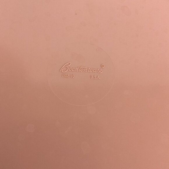 Bootonware Melmac Melamine Dinner Plates Set of 4 Bon Bon Pink Plastic MCM 1950s - Picture 4 of 4